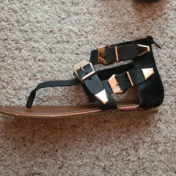 Sandals - Picture 2 of 2